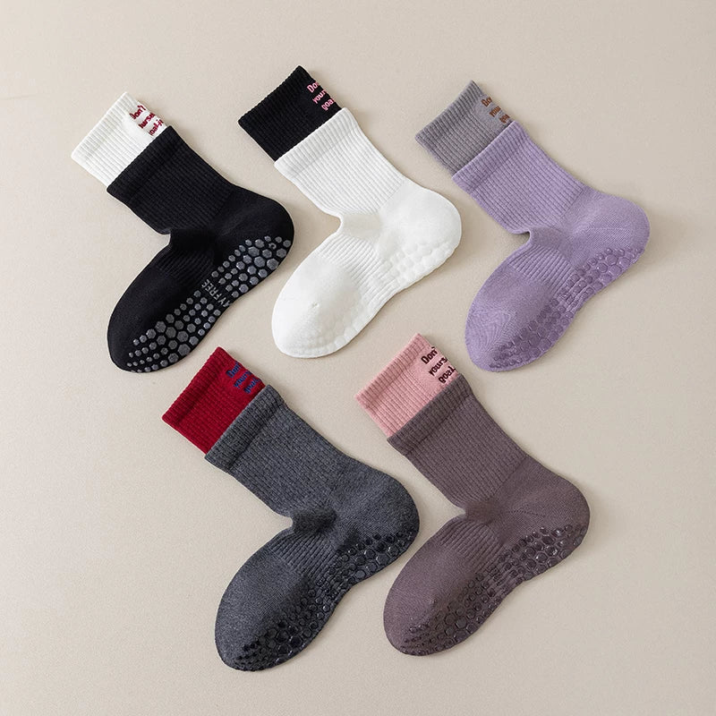 kooxss | Women’s Non-Slip Split-Toe Socks for Running and Yoga